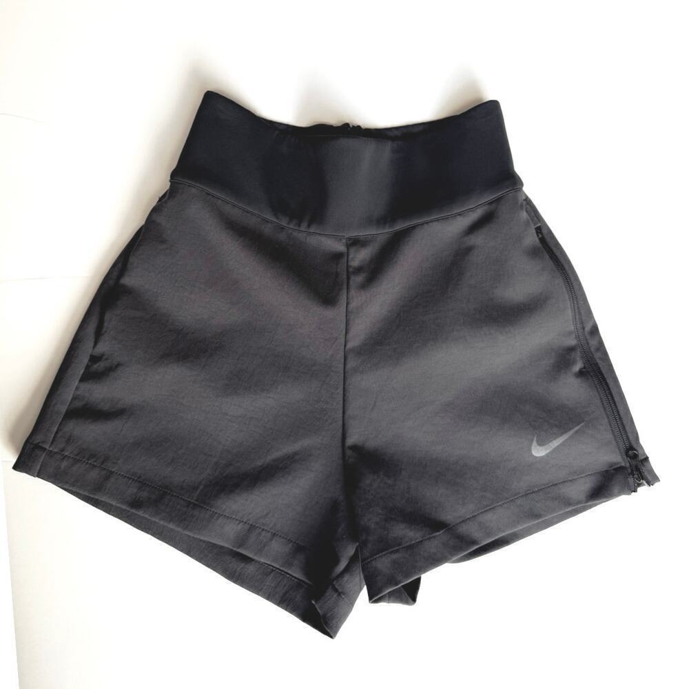 Nike Women's Small Team Tech Pack Woven Lightweight Comfort Short Black